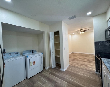 665 W Juniata Street - Photo Thumbnail 7