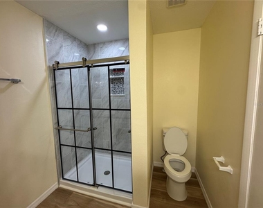665 W Juniata Street - Photo Thumbnail 15