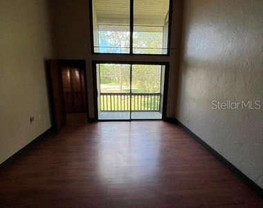 808 Pinewood Court - Photo Thumbnail 10