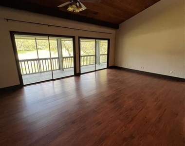 808 Pinewood Court - Photo Thumbnail 4
