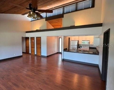 808 Pinewood Court - Photo Thumbnail 3
