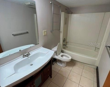 808 Pinewood Court - Photo Thumbnail 11
