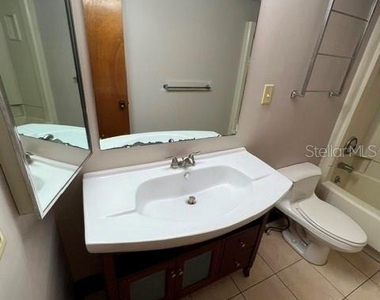 808 Pinewood Court - Photo Thumbnail 9