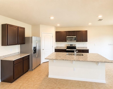 2347 Aquiline Nest Street - Photo Thumbnail 7