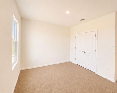 2347 Aquiline Nest Street - Photo Thumbnail 12