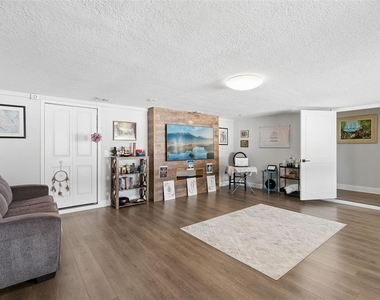 273 Avalon Road - Photo Thumbnail 12
