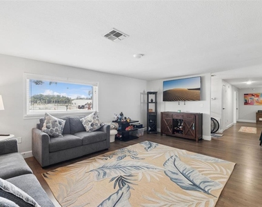 273 Avalon Road - Photo Thumbnail 8