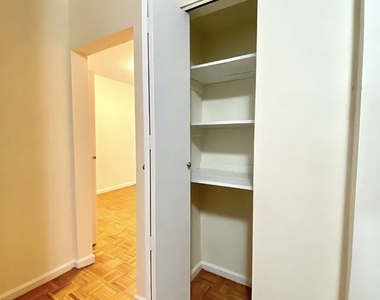 East 79th Street - Photo Thumbnail 9