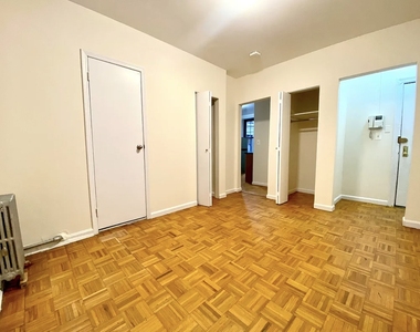 East 79th Street - Photo Thumbnail 4