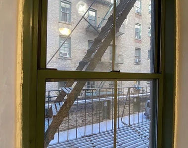 East 79th Street - Photo Thumbnail 10