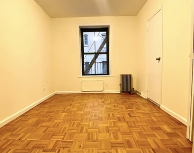 East 79th Street - Photo Thumbnail 1