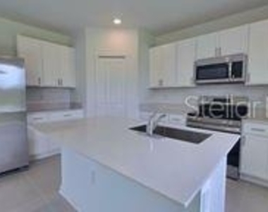 1322 Belle Isle Lane - Photo Thumbnail 2