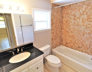 1638 Redwood Street - Photo Thumbnail 6
