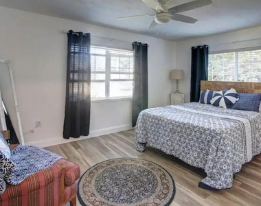7609 Senrab Drive - Photo Thumbnail 12