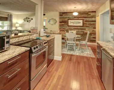 7609 Senrab Drive - Photo Thumbnail 10