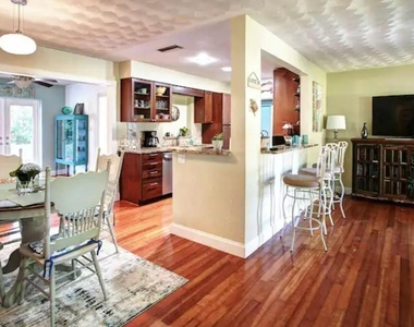 7609 Senrab Drive - Photo Thumbnail 9