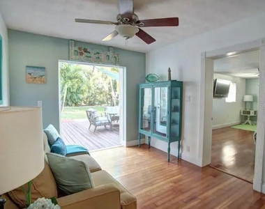 7609 Senrab Drive - Photo Thumbnail 8
