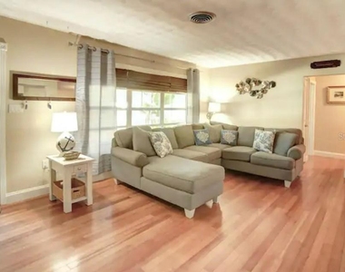 7609 Senrab Drive - Photo Thumbnail 4