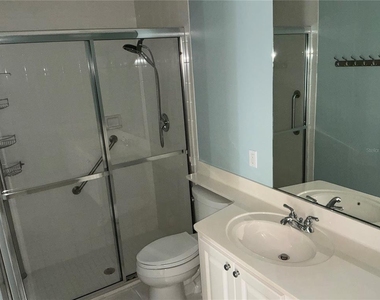 8004 Camminare Drive - Photo Thumbnail 20