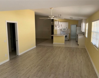 8004 Camminare Drive - Photo Thumbnail 22