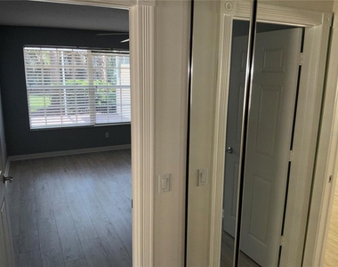 8004 Camminare Drive - Photo Thumbnail 21