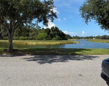 8004 Camminare Drive - Photo Thumbnail 3