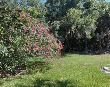 8004 Camminare Drive - Photo Thumbnail 4