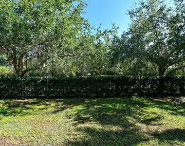 7658 Plantation Circle - Photo Thumbnail 10