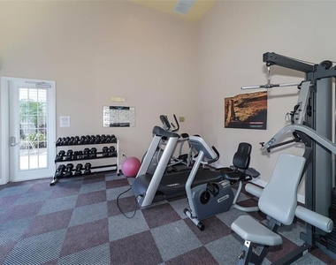 7658 Plantation Circle - Photo Thumbnail 14