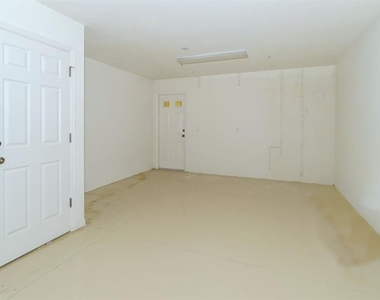 7339 Black Walnut Way - Photo Thumbnail 18