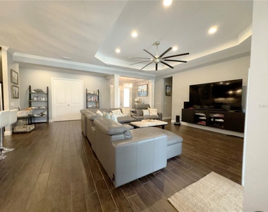 540 Regatta Way - Photo Thumbnail 7