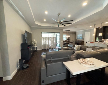 540 Regatta Way - Photo Thumbnail 6