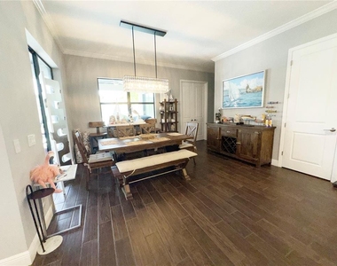 540 Regatta Way - Photo Thumbnail 13