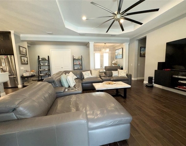 540 Regatta Way - Photo Thumbnail 9