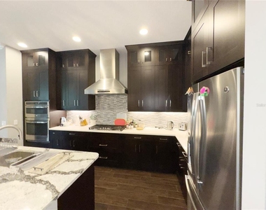 540 Regatta Way - Photo Thumbnail 10