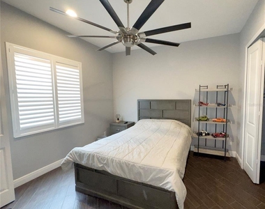 540 Regatta Way - Photo Thumbnail 26