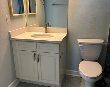 4725 Cove Circle - Photo Thumbnail 7