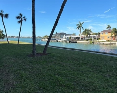 4725 Cove Circle - Photo Thumbnail 15