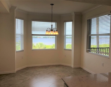 1010 Tidewater Shores Loop - Photo Thumbnail 4