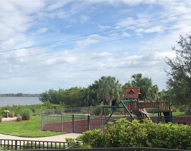 1010 Tidewater Shores Loop - Photo Thumbnail 12