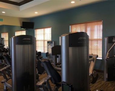 1010 Tidewater Shores Loop - Photo Thumbnail 23