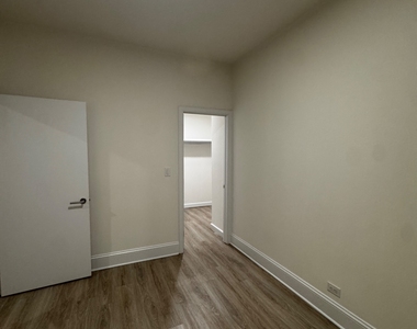 West 34th Street - Photo Thumbnail 5