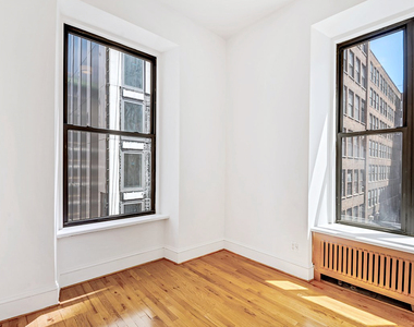 Madison Avenue - Photo Thumbnail 3