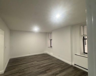 West 34th Street - Photo Thumbnail 11