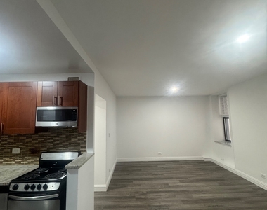 West 34th Street - Photo Thumbnail 16