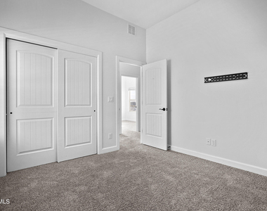 979 Airship Place - Photo Thumbnail 25