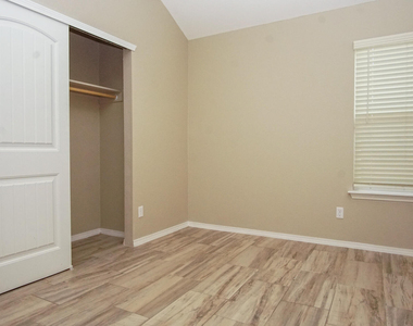 1088 Sky River Street - Photo Thumbnail 14
