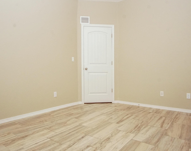 1088 Sky River Street - Photo Thumbnail 15