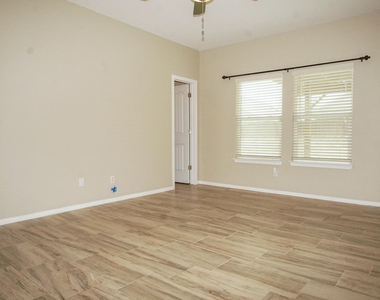 1088 Sky River Street - Photo Thumbnail 20