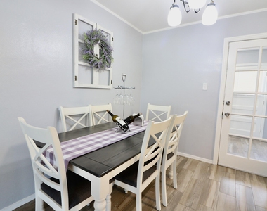 1216 Brookhaven Drive - Photo Thumbnail 8